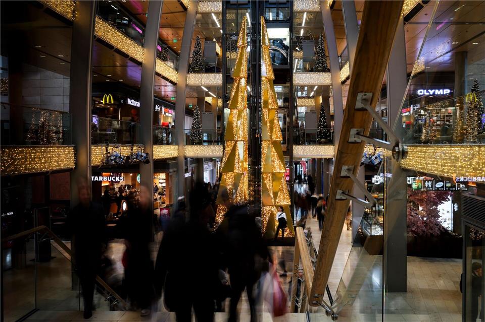 Die Europa-Passage verzeichnete laut Betreiber vergangenes Jahr 16,2 Millionen Besuche. (Archivbild) Christian Charisius/dpa