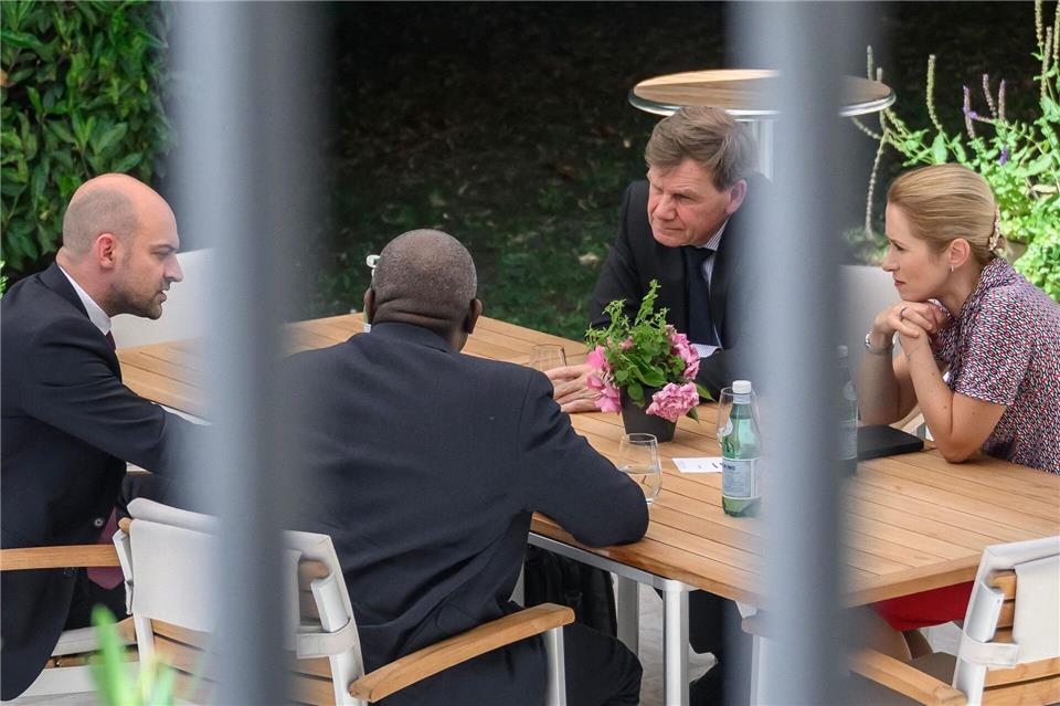 Die Europäer sehen kaum mehr Chancen, das Atomabkommen mit dem Iran zu retten. Bereits in der vergangenen Woche herrschte bei einem Treffen von Deutschlands Außenminister Johann Wadephul mit Amtskollegen düstere Stimmung. (Archivbild)Fabrice Coffrini/KEYSTONE POOL AFP/dpa