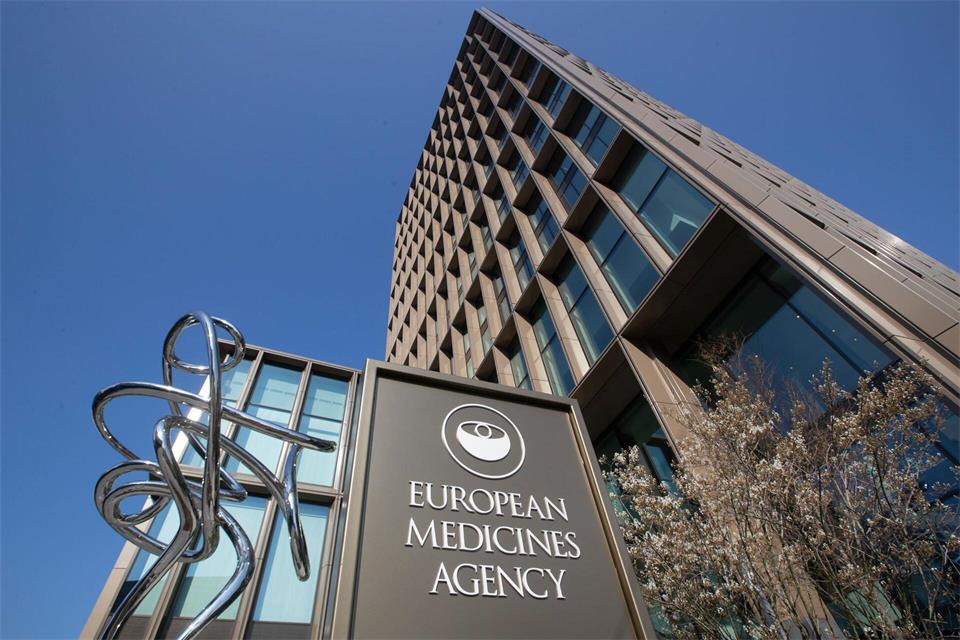 Die Europäische Arzneimittel-Agentur hat eine Empfehlung ausgesprochen. (Archivbild)Peter Dejong/AP/dpa