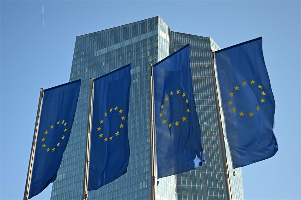 Die Europäische Zentralbank peilt die Einführung eines digitalen Euros für 2029 an. (Archivbild)Michael Brandt/dpa
