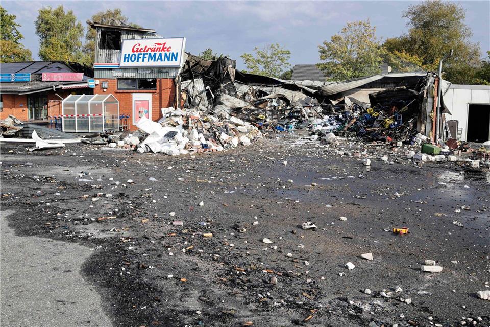 Die Explosion löste in der Nacht einen Brand aus.Frank Molter/dpa