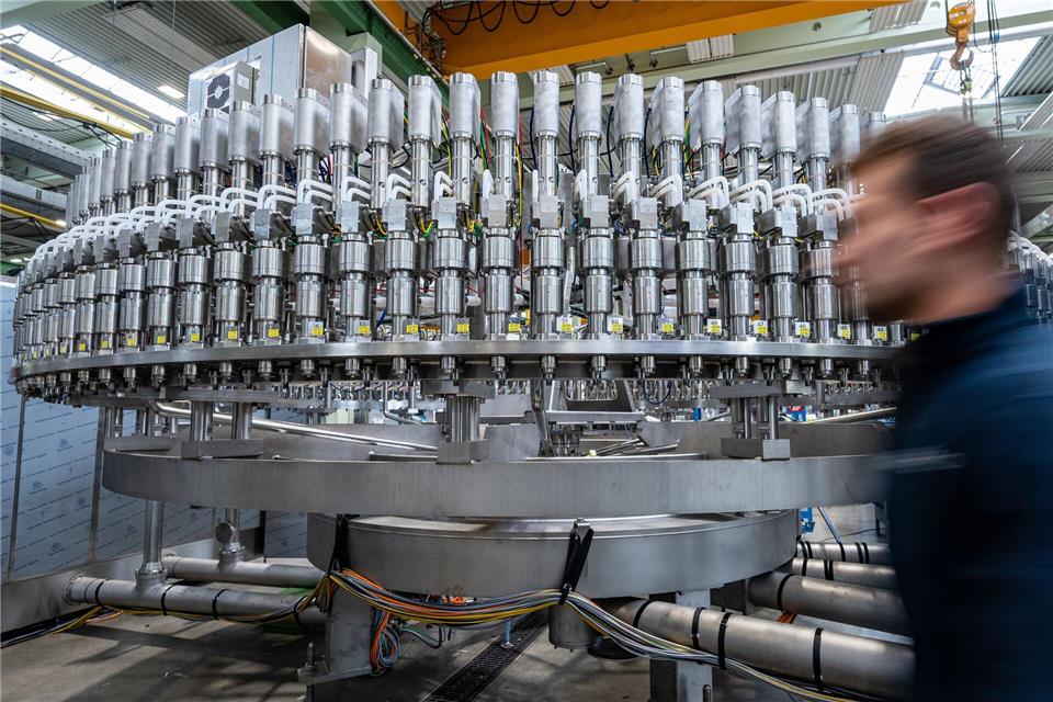 Die Exporte der Maschinenbauer in die USA sind eingebrochen, was die gesamte Bilanz belastet. (Archivbild)Armin Weigel/dpa