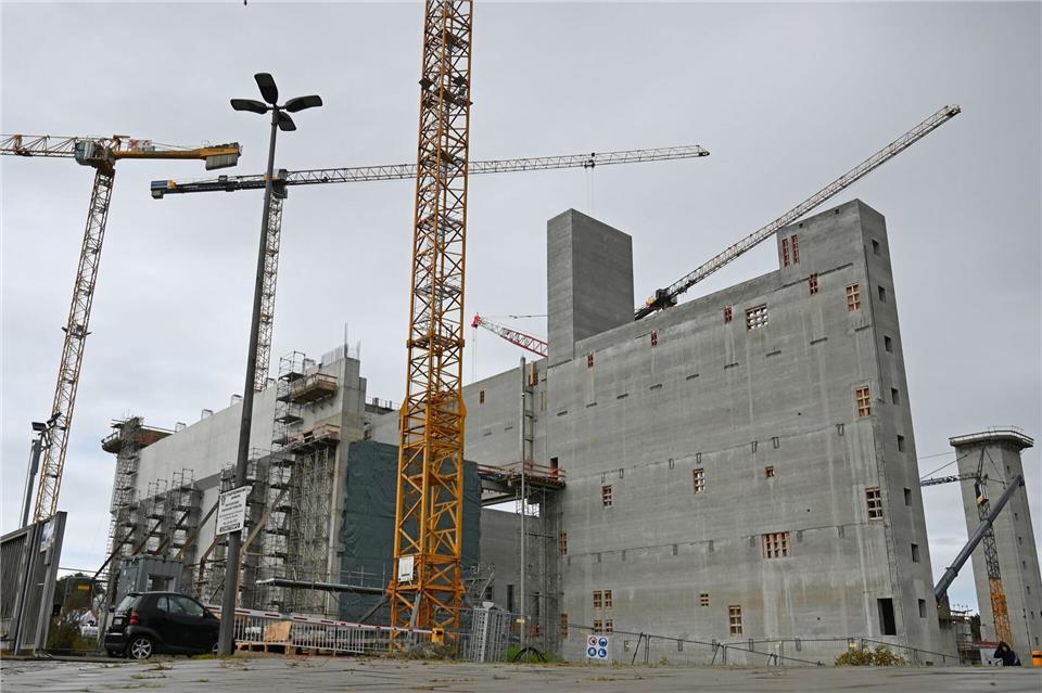 Die FDP Hamburg fordert wegen der Kostensteigerung beim Bau der Müllverbrennungsanlage den Bürgermeister zum Handeln. (Symbolfoto) David Hammersen/dpa
