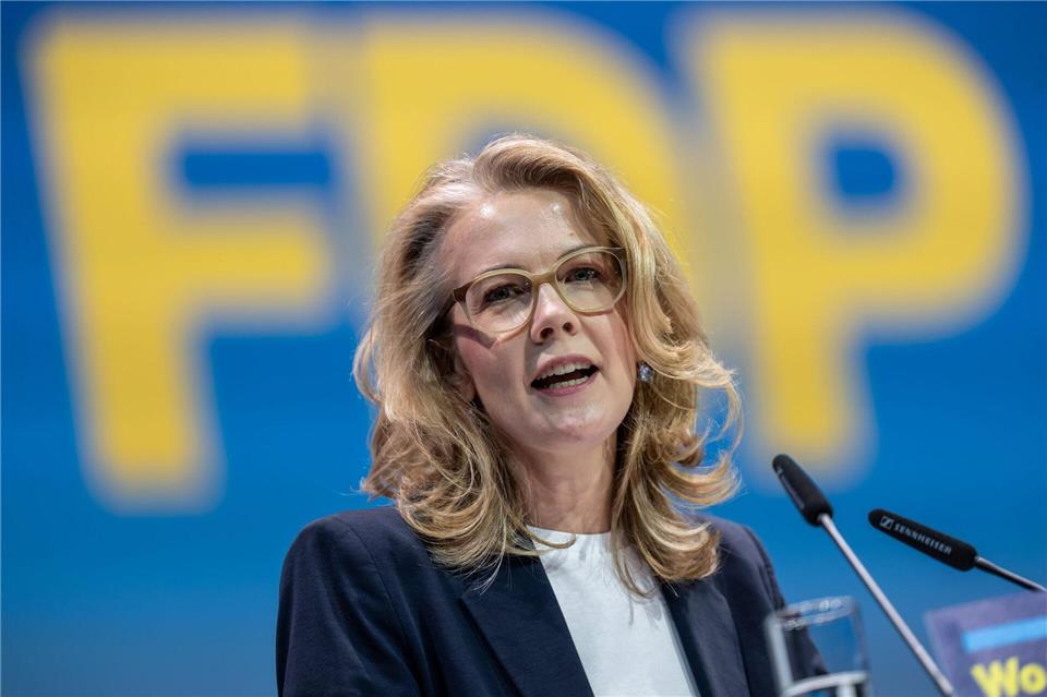 Die FDP-Politikerin Linda Teuteberg hält die „Ostidentität“ für eine nachträgliche Erfindung. (Archivbild)Michael Kappeler/dpa