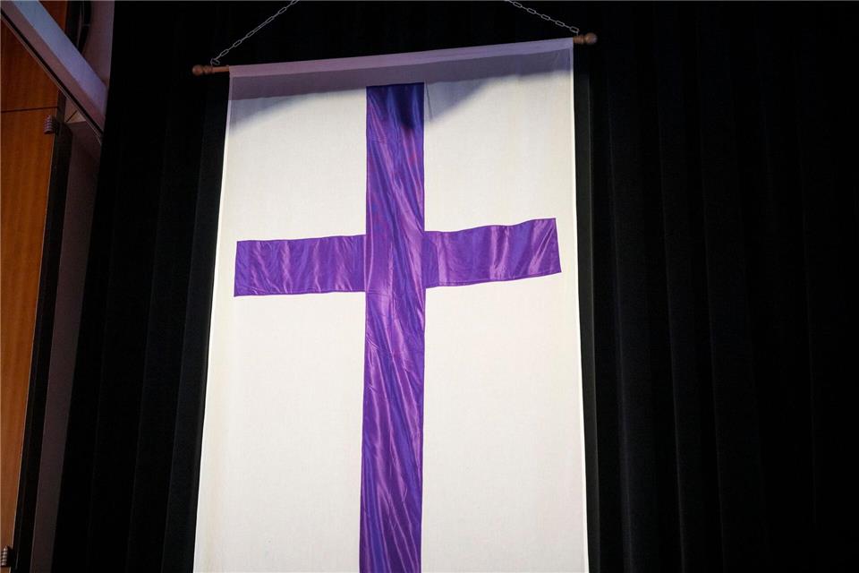 Die Fahne der evangelischen Kirche in Deutschland. (Symbolbild)Daniel Vogl/dpa
