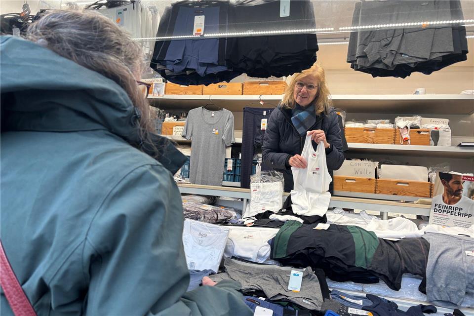 Die Familie Hünting verkauft seit mehreren Generationen Unterwäsche und andere Textilien auf dem Krammarkt.