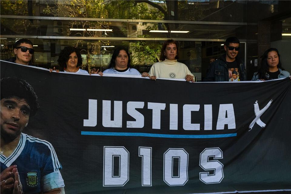 Die Fans der argentinischen Fußballlegende fordern Gerechtigkeit. (Archivbild)Sebastián Hipperdinger/EUROPA PRESS/dpa