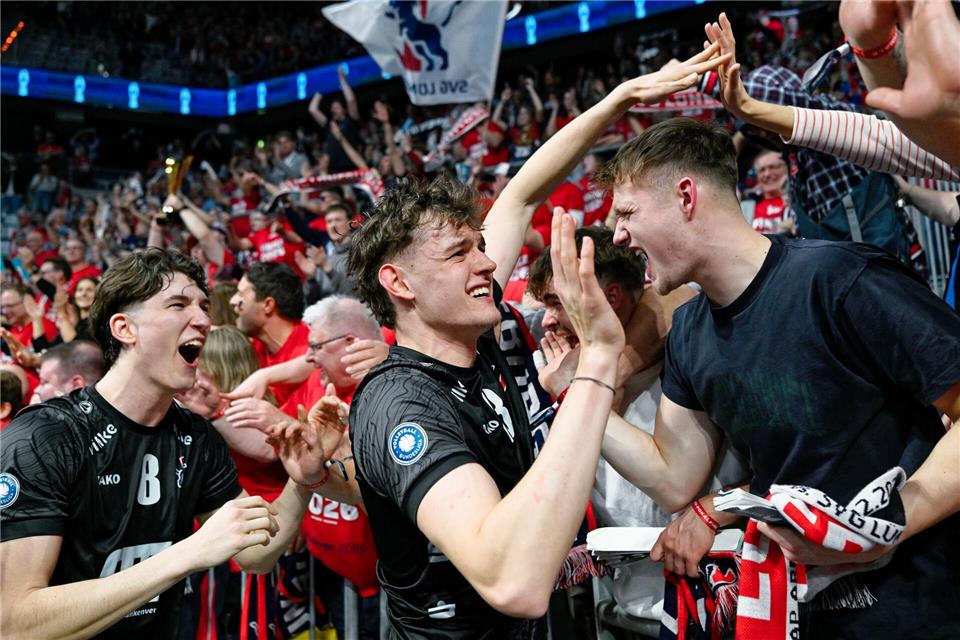 Die Fans kamen auf ihre Kosten.Uwe Anspach/dpa