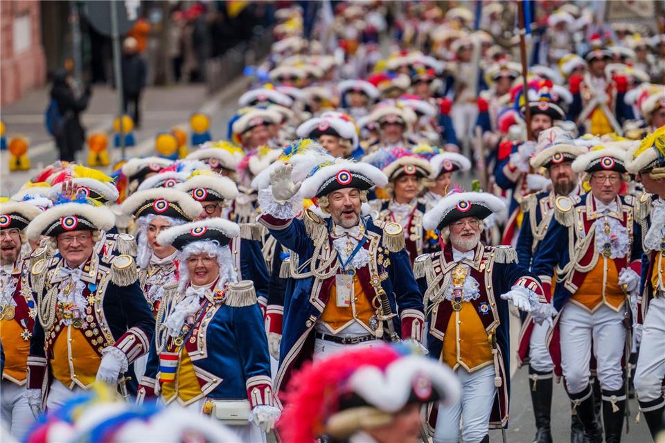 Die Fastnachtskampagne beginnt in Mainz traditionell mit einem Neujahrsumzug.Andreas Arnold/dpa