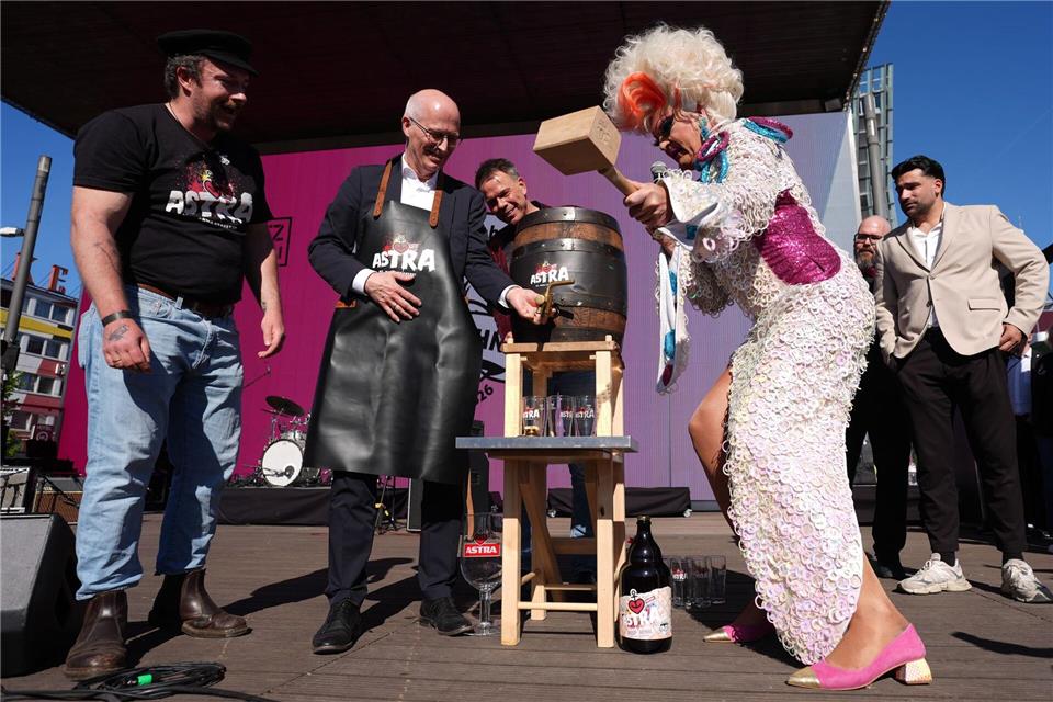 Die Feierlichkeiten zum 400. Reeperbahngeburtstag haben begonnen. Marcus Brandt/dpa