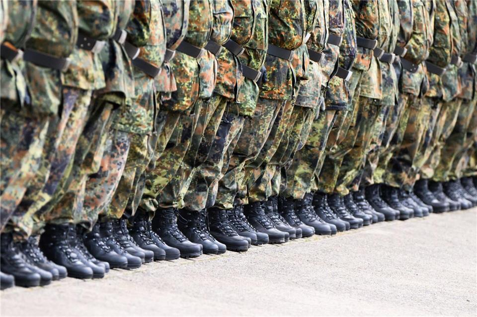 Die Feldjäger der Bundeswehr starten ihre größte Übung des Jahres in Bayern. (Symbolbild)Julian Stratenschulte/dpa