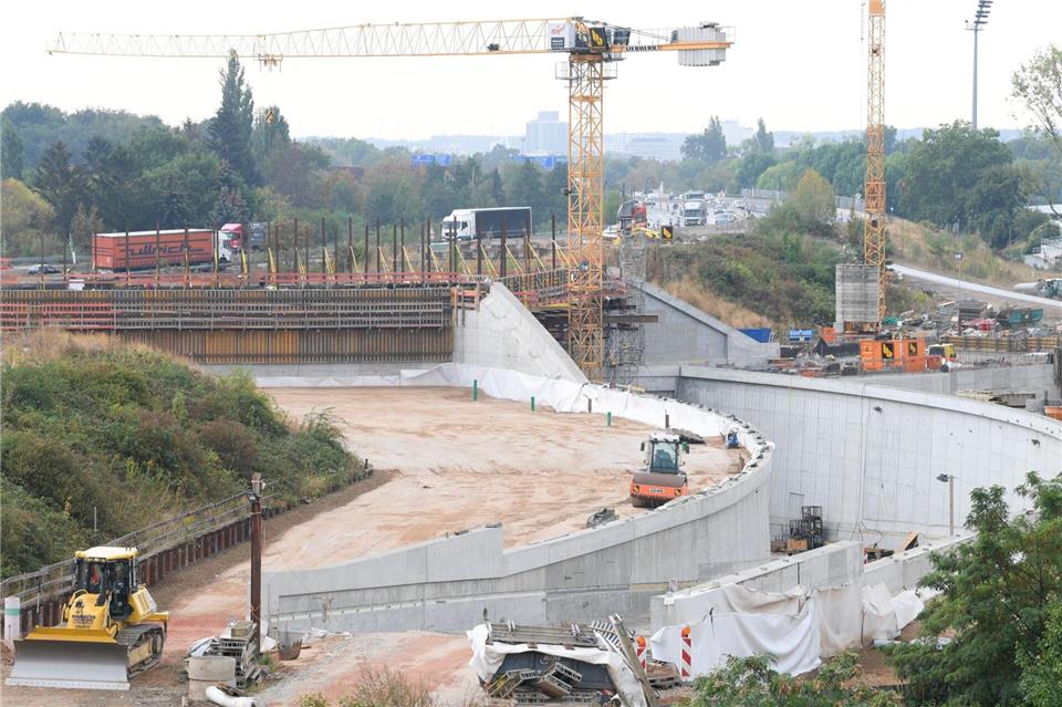 Die Fertigstellung des Riederwaldtunnels in Frankfurt wird sich voraussichtlich weiter verzögern. (Archivbild)Arne Dedert/dpa