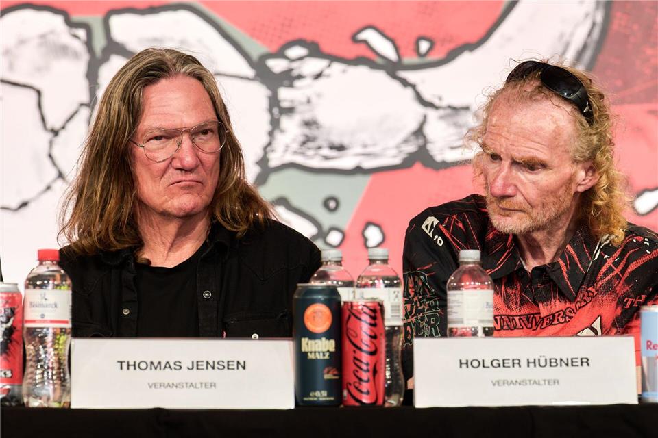 Die Festivalgründer Thomas Jensen (links) und Holger Hübner äußern sich auf der Abschluss-PK.Marcus Golejewski/dpa