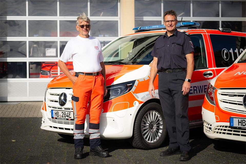 Die Feuerwehr Bremerhaven hat bislang nur gute Erfahrungen mit dem E-Notarztwagen gemacht. Sina Schuldt/dpa