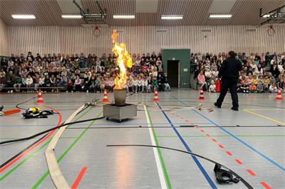 Students practice emergency procedures with the Velen fire department