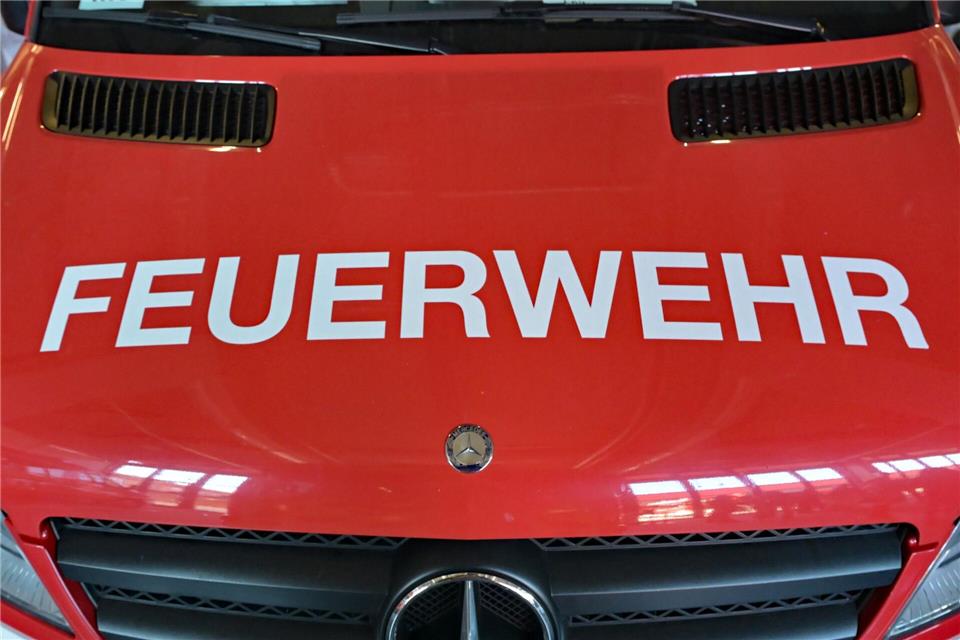 Die Feuerwehr brachte die Flammen unter Kontrolle. (Symbolbild)Malin Wunderlich/dpa