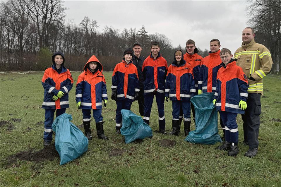 Die Feuerwehr, hier die Jugendfeuerwehr, war ebenfalls in den Ortsteilen aktiv.