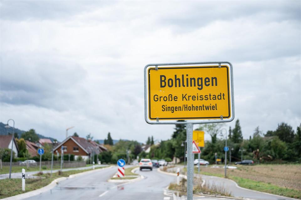 Die Feuerwehr ist in Singen-Bohlingen im Dauereinsatz.Silas Stein/dpa