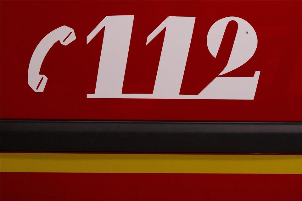 Lagerhalle in Kassel in Brand Die Feuerwehr ist seit dem frühen Morgen im Einsatz. (Symbolbild)Sven Hoppe/dpa