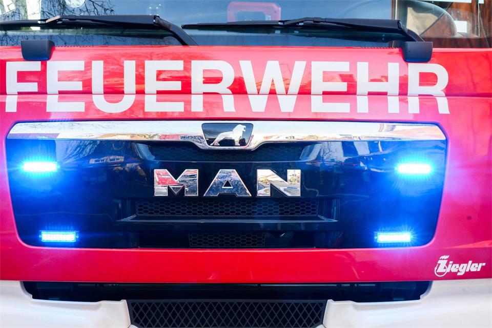 Die Feuerwehr kam doch noch zum Zug. (Symbolbild)Julian Stratenschulte/dpa