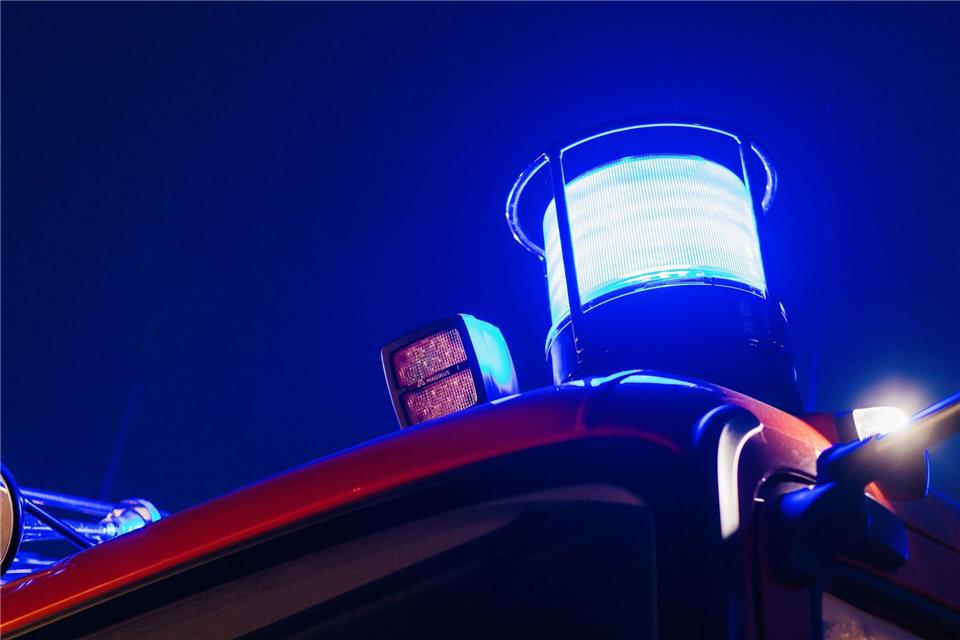 Die Feuerwehr konnte den Brand im Keller schnell löschen. (Symbol)Philipp von Ditfurth/dpa