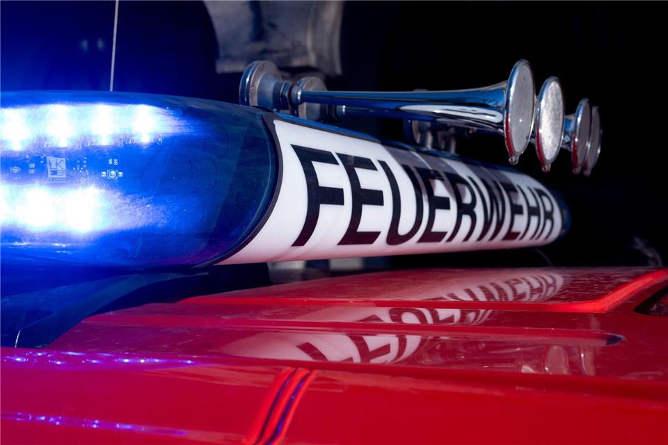 Die Feuerwehr löschte den Brand. (Symbolbild)Niklas Treppner/dpa