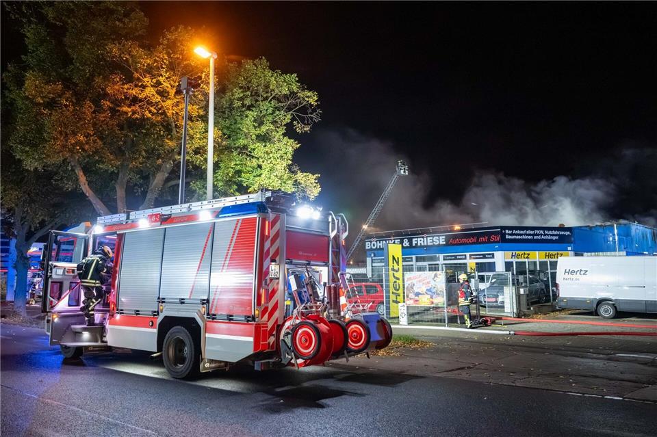 Die Feuerwehr musste in der Nacht im Leipziger Osten tätig werden.Erik-Holm Langhof/EHL Media/dpa