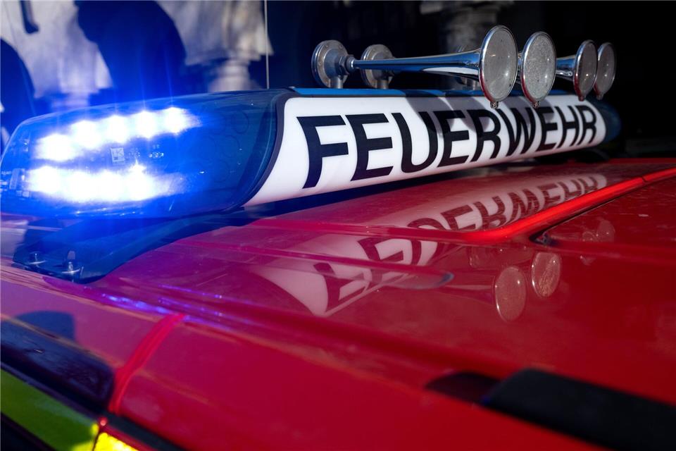 Die Feuerwehr war Stunden lang im Einsatz gewesen. (Symbolbild)Sven Hoppe/dpa