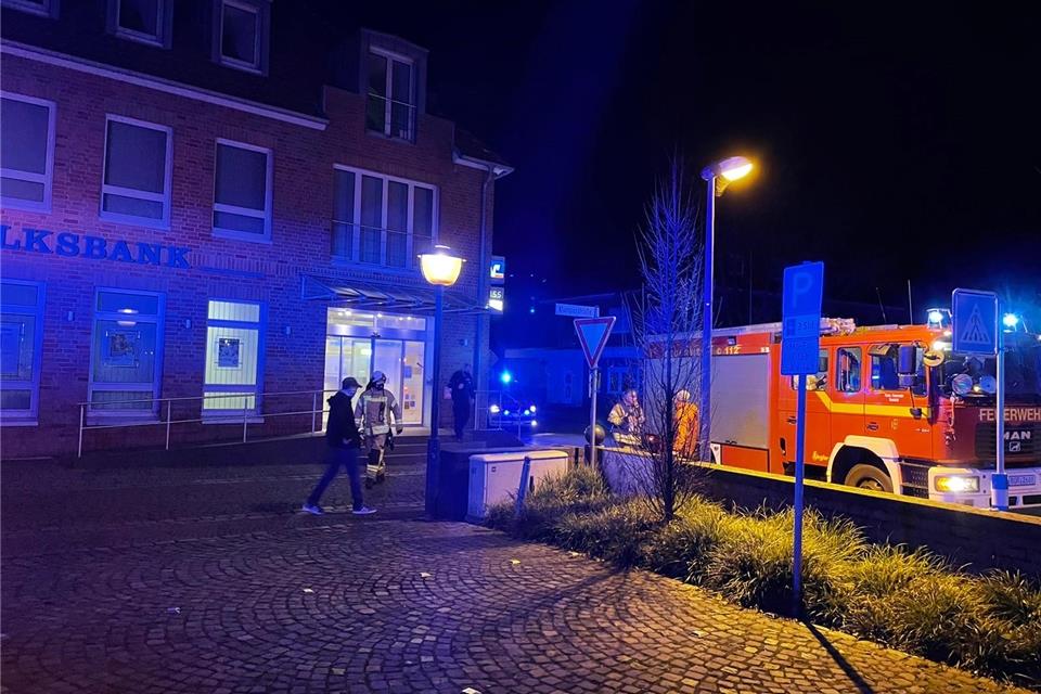 Die Feuerwehr war an der Volksbank Raesfeld im Einsatz.