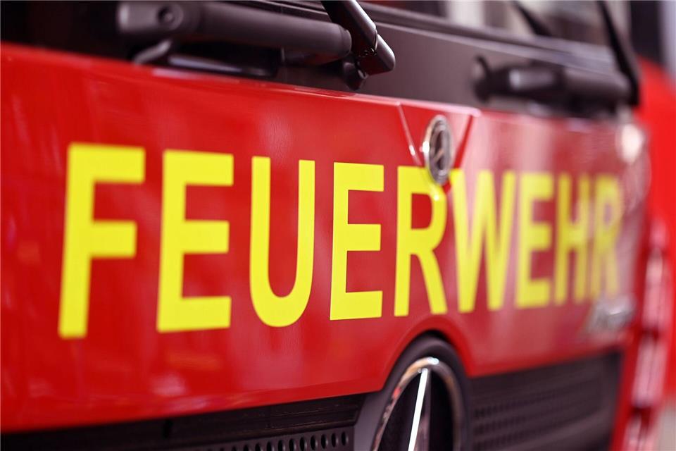Die Feuerwehr war mit 23 Einsatzkräften vor Ort. (Symbolbild)Uli Deck/dpa