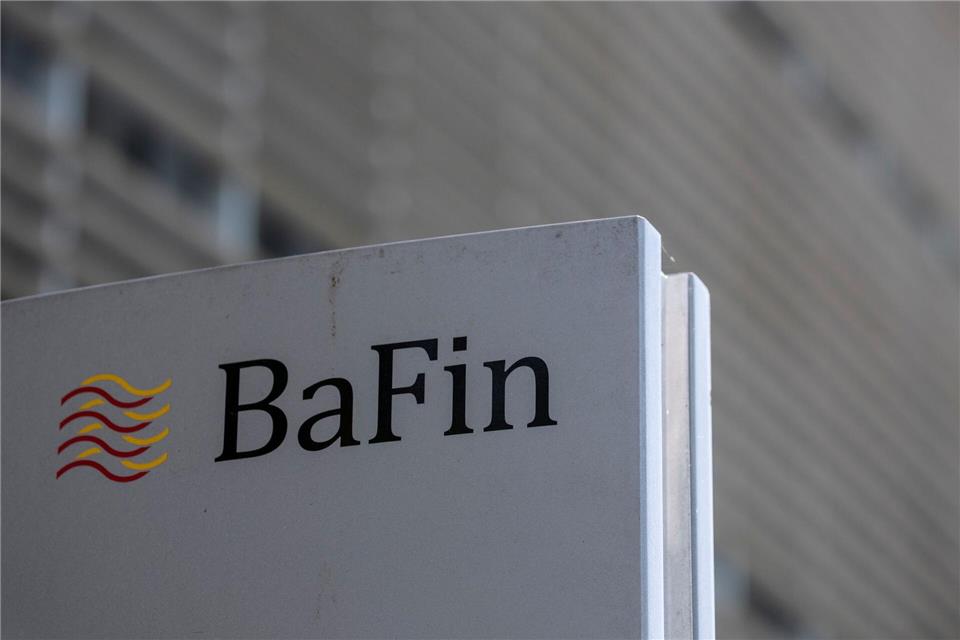 Die Finanzaufsicht schreitet bei Mängeln ein. (Symbolbild)Boris Roessler/dpa/dpa-tmn