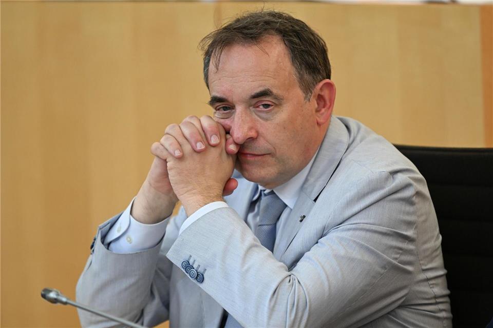 Die Finanzlage des Landeshaushalts bleibt nach den Worten von Minister Lorz in den kommenden Jahren „äußerst angespannt“. (Archivbild)Arne Dedert/dpa