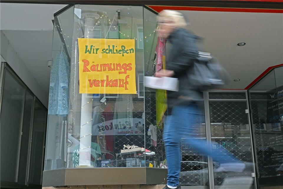 Die Firmenpleiten in Deutschland erreichen im laufenden Jahr den höchsten Stand seit 2014. Besonders stark gingen die Zahlen im Einzelhandel nach oben. (Archivbild)Michael Brandt/dpa