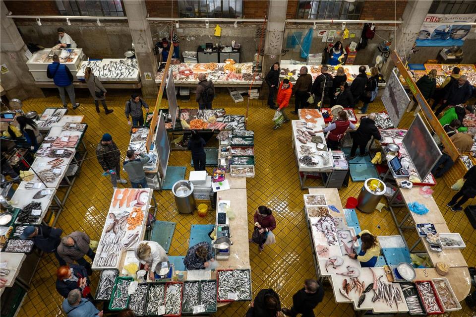 Die Fischhalle von Rijeka ist seit über 100Jahren Umschlagplatz für frische Ware aus der Kvarner-Bucht.Andreas Drouve/dpa-tmn