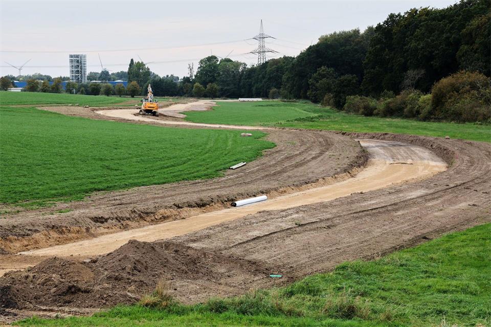 Die Fläche für das geplante Rechenzentrum liegt in einem Gewerbegebiet. Bernd Wüstneck/dpa