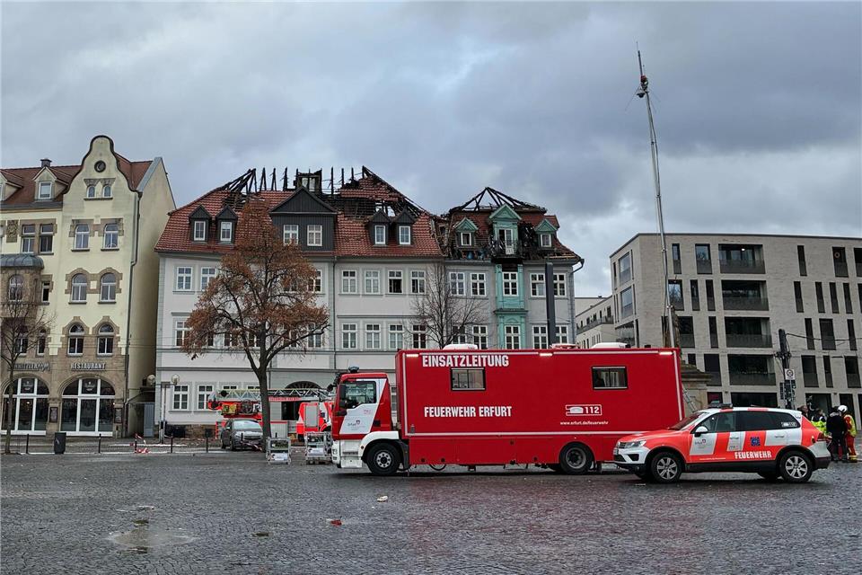 Die Flammen breiteten sich in der Silvesternacht über die Dachstühle der einzelnen Gebäude in dem historischen Komplex aus.Marie Frech/-/dpa