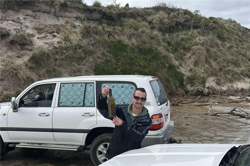 Die Flaschenpost hat etwa 15.000 Kilometer zurückgelegt.Michael Gee/Alfred-Wegener-Institut Hemholtz-Zentrum für Polar- und Meeresforschung/dpa