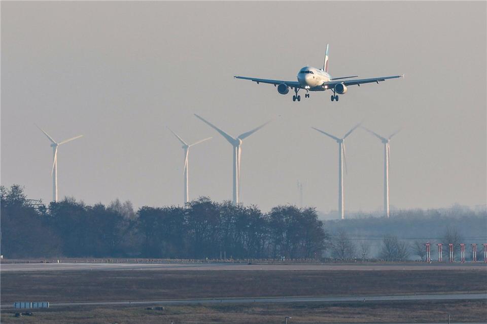 Die Flughäfen Leipzig/Halle und Dresden suchen neue Wege zur Sicherung wichtiger Flugverbindungen. (Archivbild)Jan Woitas/dpa