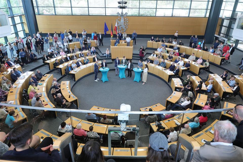 Die Folgen der Spaltung beim BSW wurden auch in der Podiumsdiskussion am Tag der offenen Tür im Landtag diskutiert. Bodo Schackow/dpa
