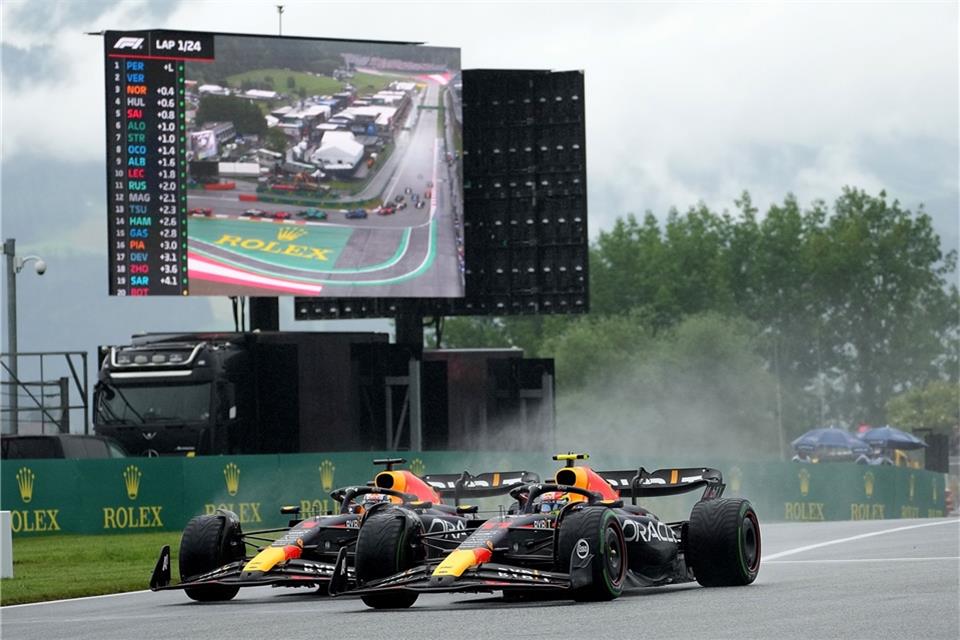 Formel-1-Piloten trauern um toten Nachwuchs-Rennfahrer Die Formel-1-Piloten gedenken Dilano van't Hoff mit einer Schweigeminute und Trauerflor.