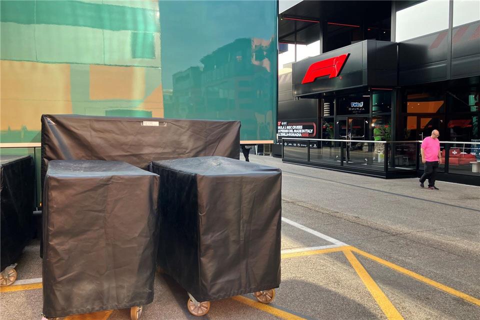 Die Formel 1 ist auch logistisch ein Schwergewicht. (Archivbild)Martin Moravec/dpa