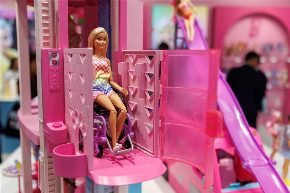 Die Frage, ob Kinder „Barbie spielen“ dürfen, sorgt bei vielen Eltern für Diskussionsstoff.picture alliance/dpa