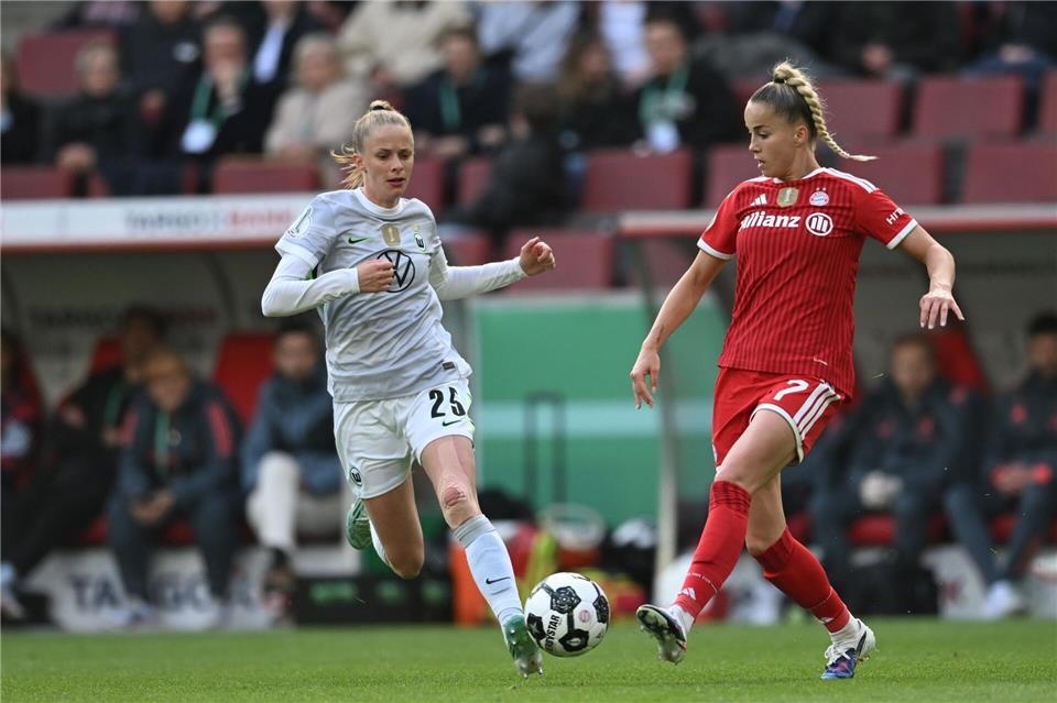 Die Frauen-Bundesliga macht sich auf den Weg in die Selbstständigkeit. (Archivbild)Fabian Strauch/dpa