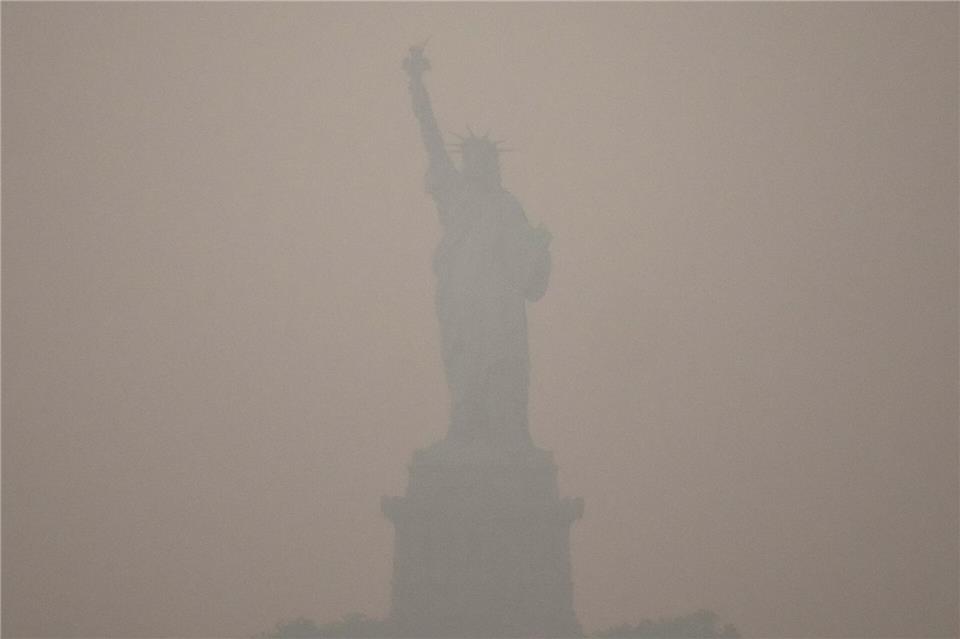 Die Freiheitsstatue war zwischenzeitlich kaum zu erkennen.Yuki Iwamura/AP