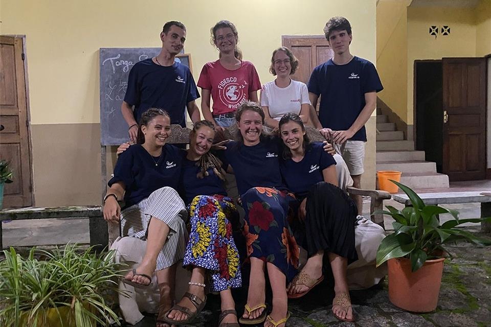 Die Freiwilligen der Aktion Fidesco: Der Aufenthalt von Eva Stenkamp (hintere Reihe 2. v. r.) endet allmählich. Sie berichtet zum vorletzten Mal von der Insel Madagaskar.