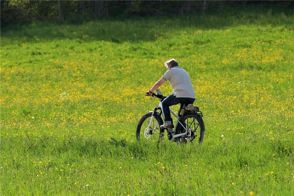 Die Frühlingstemperaturen machen Lust auf den Sommer. (Archivbild)Malin Wunderlich/dpa