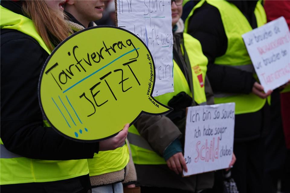 Die GEW droht mit Streiks an Hochschulen und Schulen. Marcus Brandt/dpa