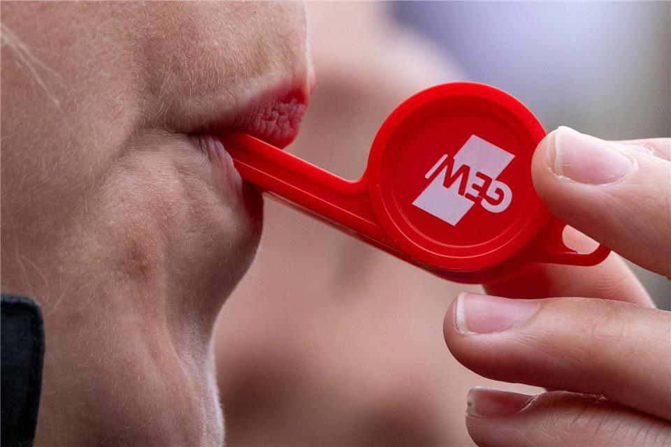 Die GEW hat Angestellte an Schulen zu Warnstreiks aufgerufen. (Symbolbild) Hendrik Schmidt/dpa