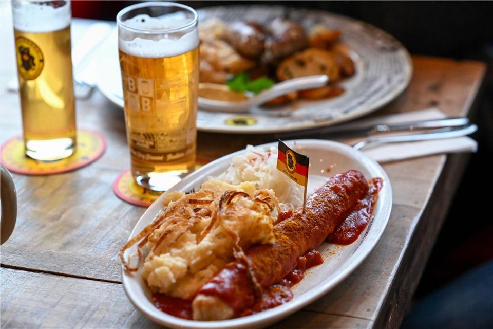 Die Gäste merken wenig von der Mehrwertsteuerabsenkung in der Gastronomie.Jens Kalaene/dpa