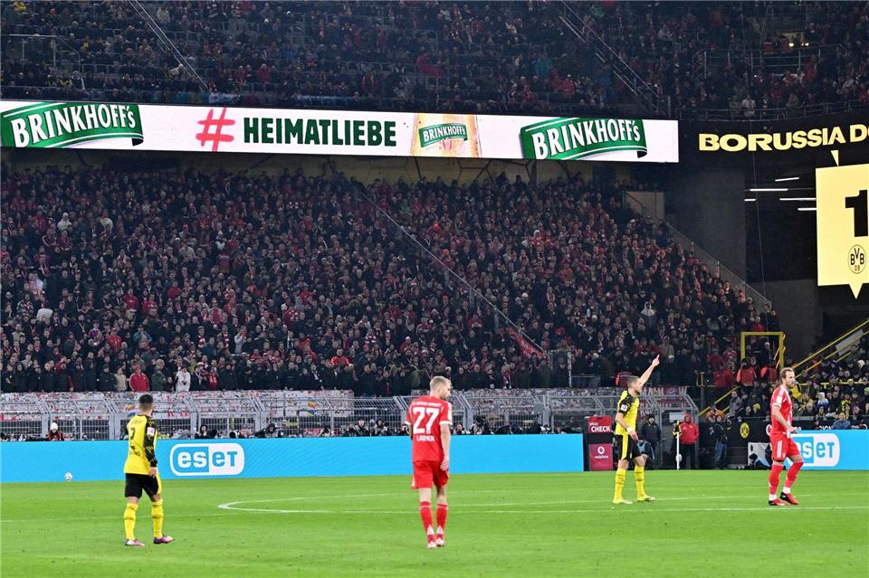 Die Gästefans des FC Bayern waren beim Topspiel in Dortmund merklich still.David Inderlied/dpa